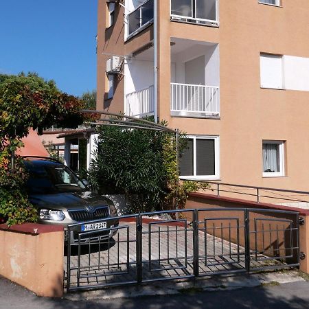 Apartman Nelamore - Krk Town, 300 Meters To The Beach 外观 照片