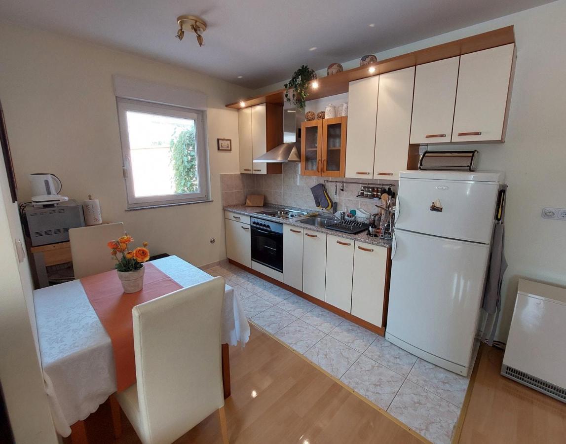 Apartman Nelamore - Krk Town, 300 Meters To The Beach 外观 照片